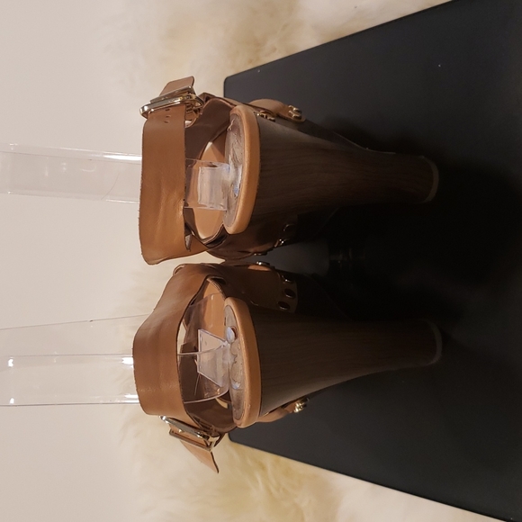 BCBGMAXAZRIA Kaden Size 7.5 Tan Platform Wedge Sandals - Picture 2 of 8